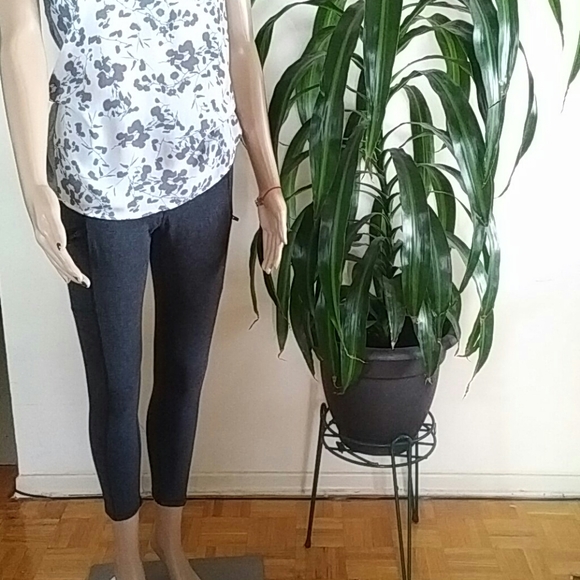 🌸 Calvin Klein Jeans Legging - Picture 2 of 6